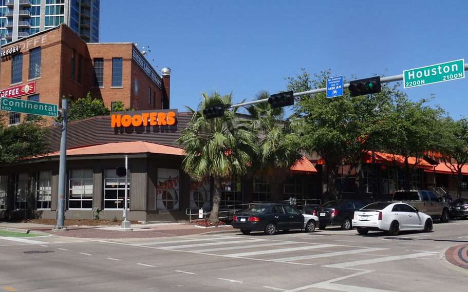 Hooters Dallas West End