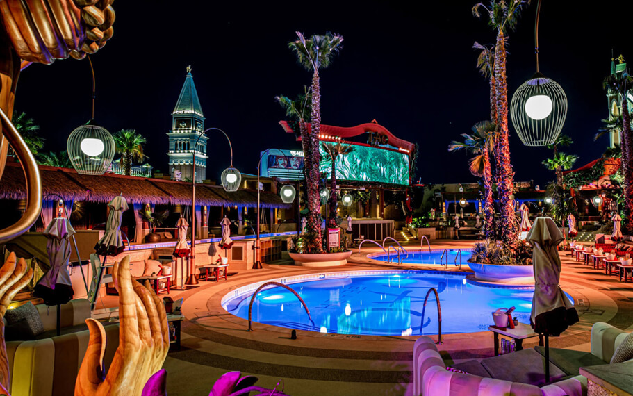 Experience The Las Vegas Nightlife: Nightclubs & Pool Parties